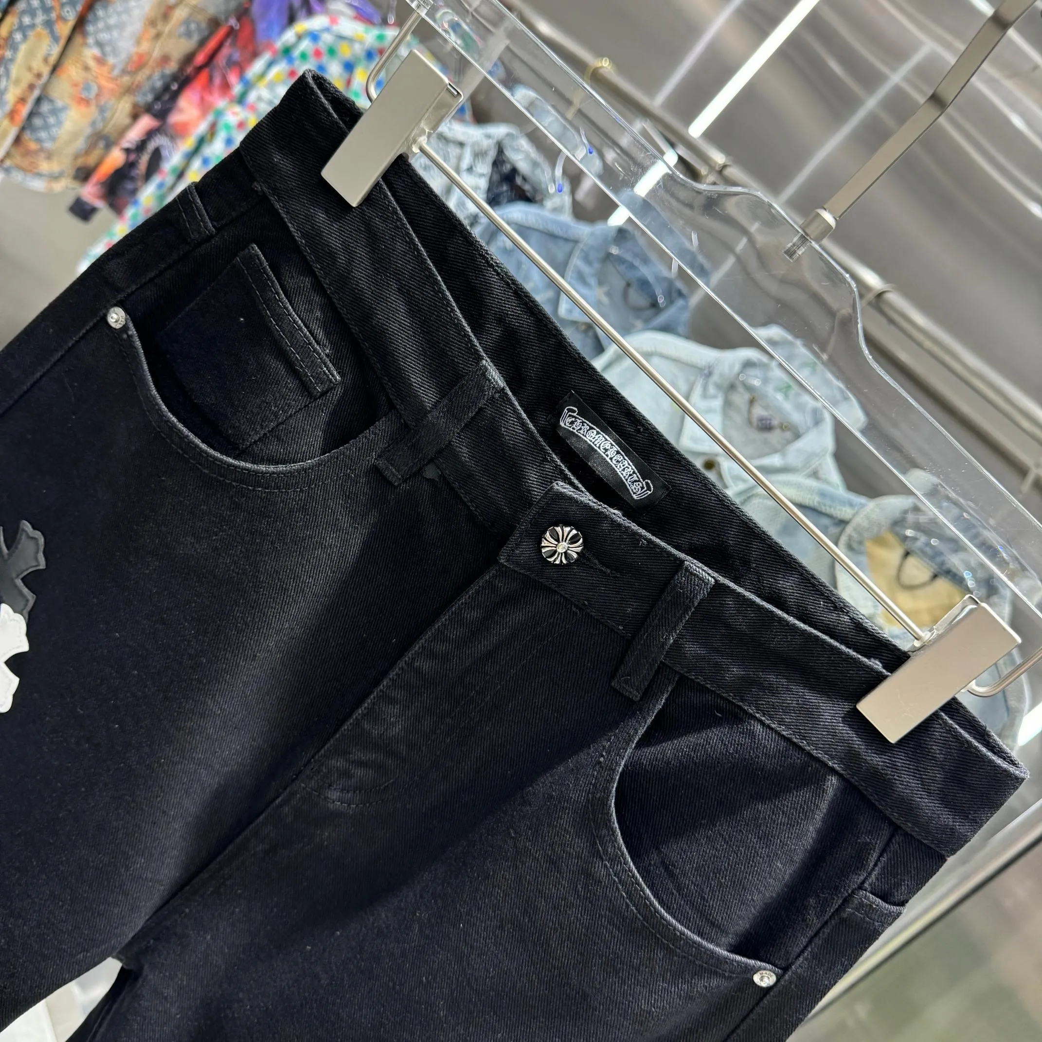 🅿️270 Crow Heart Cross Logo + Printed Logo Jeans 2025 latest product, original goods, washed casual jeans, imported original washed stretch fabric, comfortable and elastic, original hardware accessories decorated with logo, super correct version, extremely high grade, counter quality, fashionable and stylish upper body. The printing uses imported foam printing, customized buttons, YKK zippers. The complete set of accessories is customized by molding. Color: Black Size: S-XXL 28 30 32 34 36 code